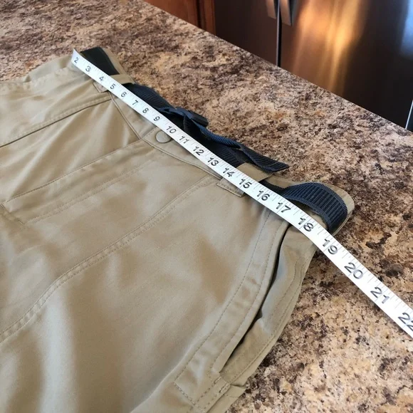 L.L. Bean Men’s Zip-Leg Convertible Pants Sz Large Short - Picture 3 of 14